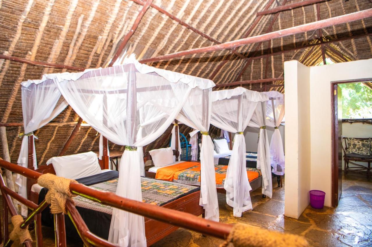 Oasis Diani Beach Villas Экстерьер фото