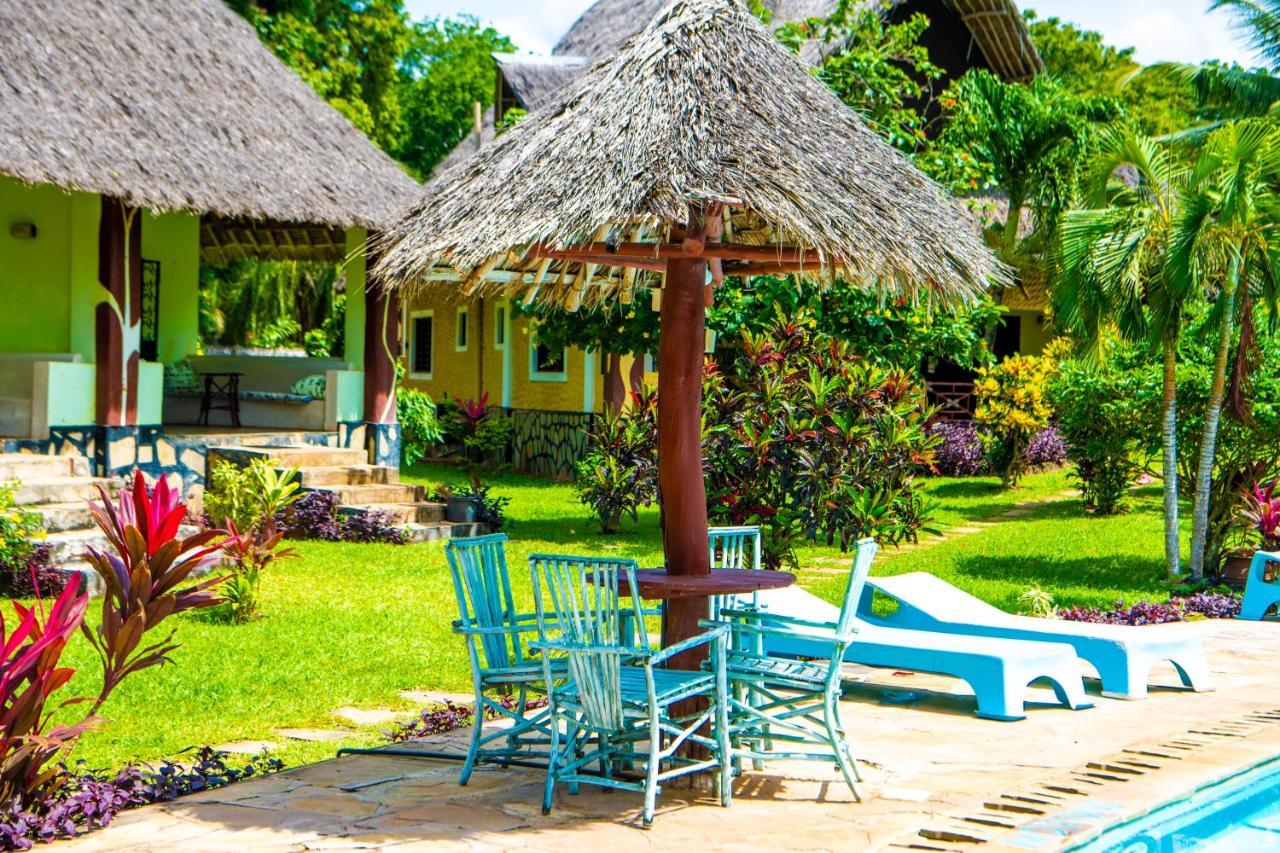 Oasis Diani Beach Villas Экстерьер фото