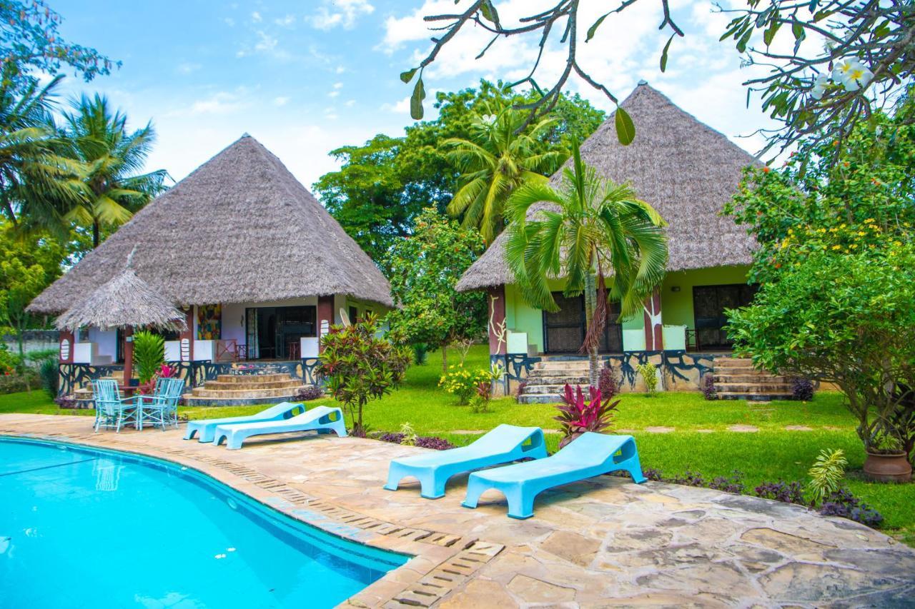Oasis Diani Beach Villas Экстерьер фото