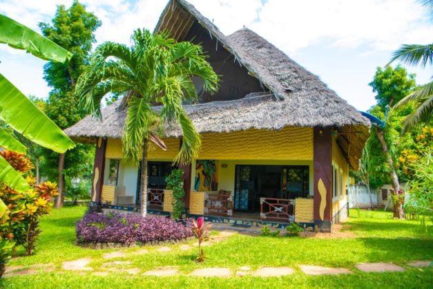 Oasis Diani Beach Villas Экстерьер фото