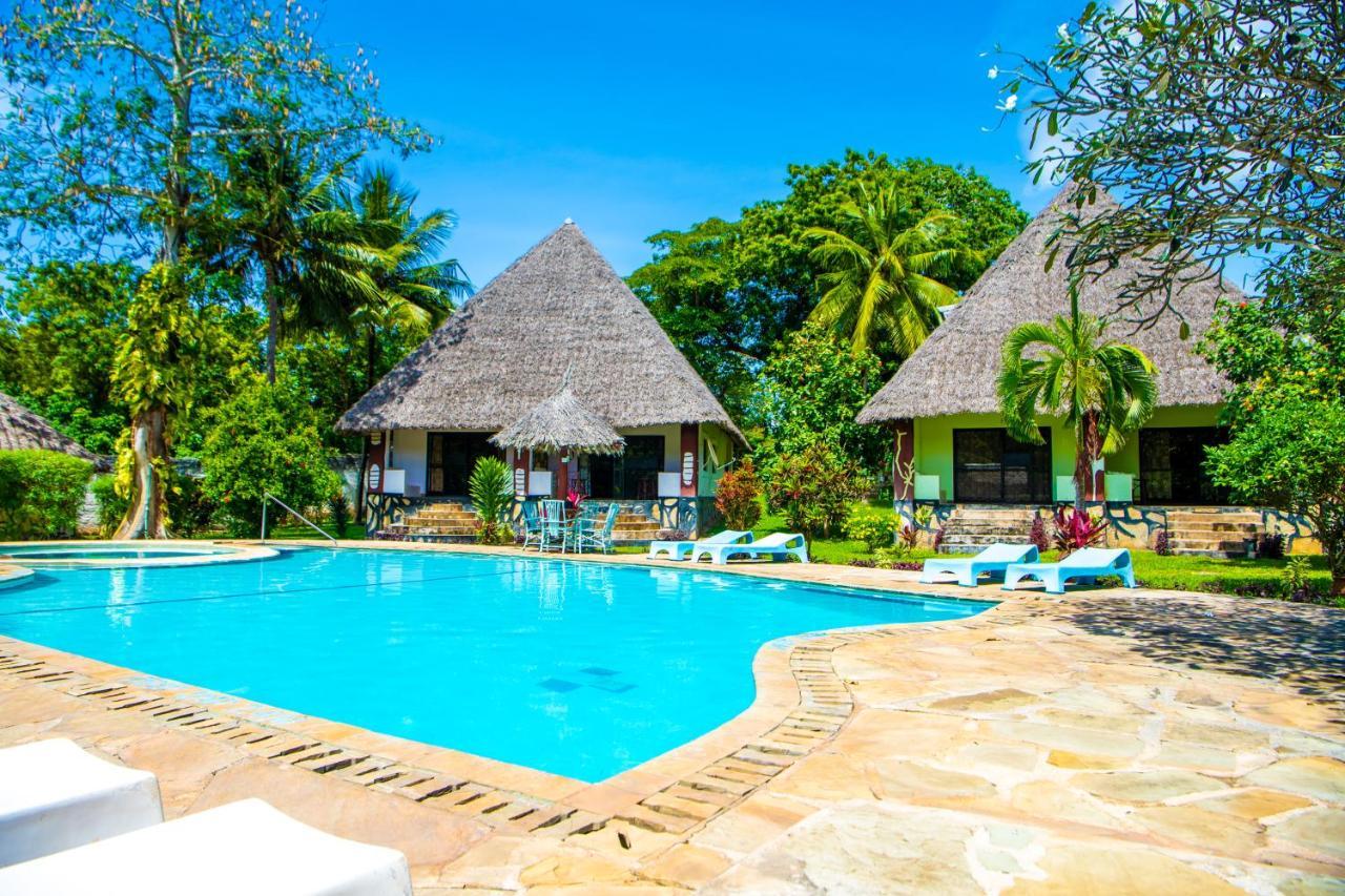 Oasis Diani Beach Villas Экстерьер фото