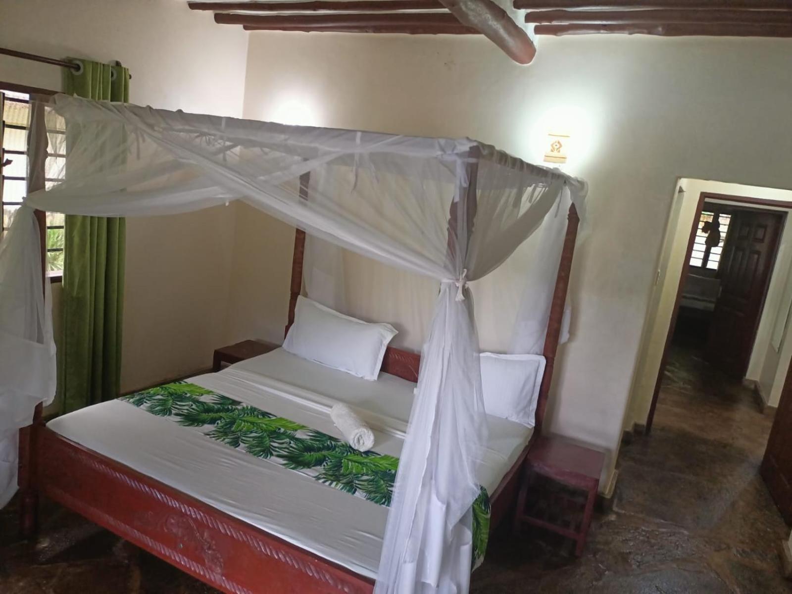 Oasis Diani Beach Villas Экстерьер фото