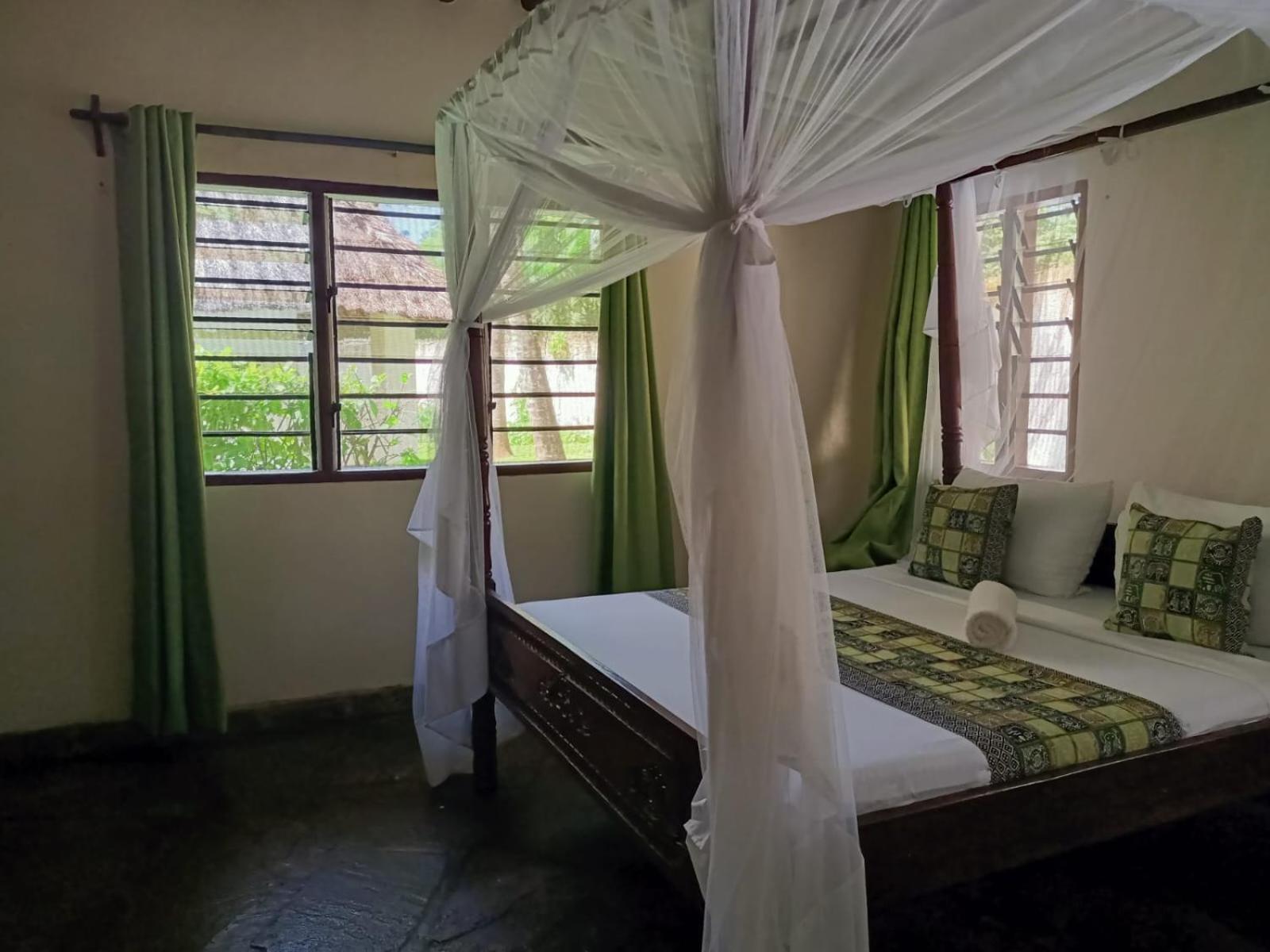 Oasis Diani Beach Villas Экстерьер фото