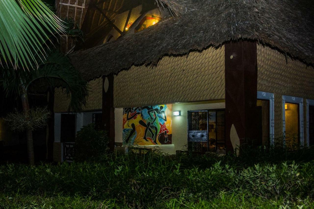 Oasis Diani Beach Villas Экстерьер фото